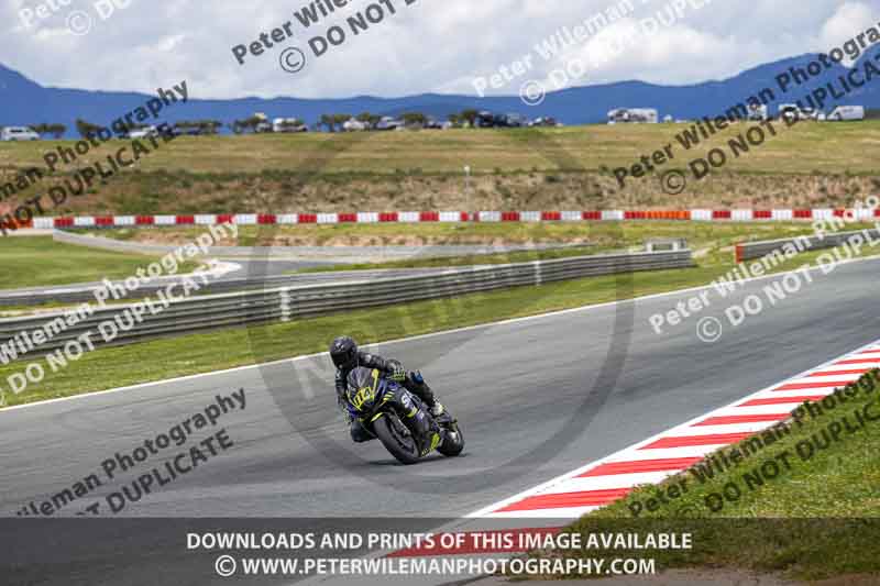 cadwell no limits trackday;cadwell park;cadwell park photographs;cadwell trackday photographs;enduro digital images;event digital images;eventdigitalimages;navarra;no limits trackdays;peter wileman photography;racing digital images;trackday digital images;trackday photos